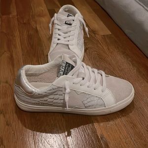 New condition only wore a few times.